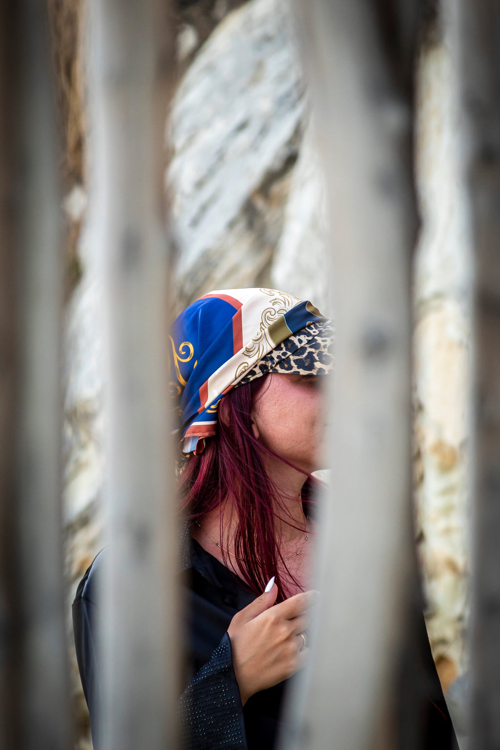 Сатенен шал “Anchored Soul”