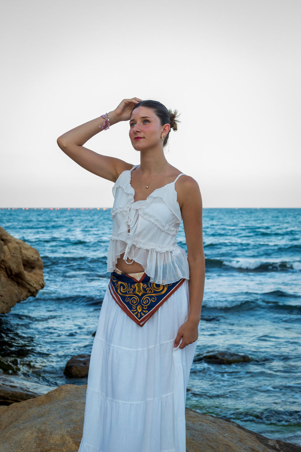 Сатенен шал “Anchored Soul”