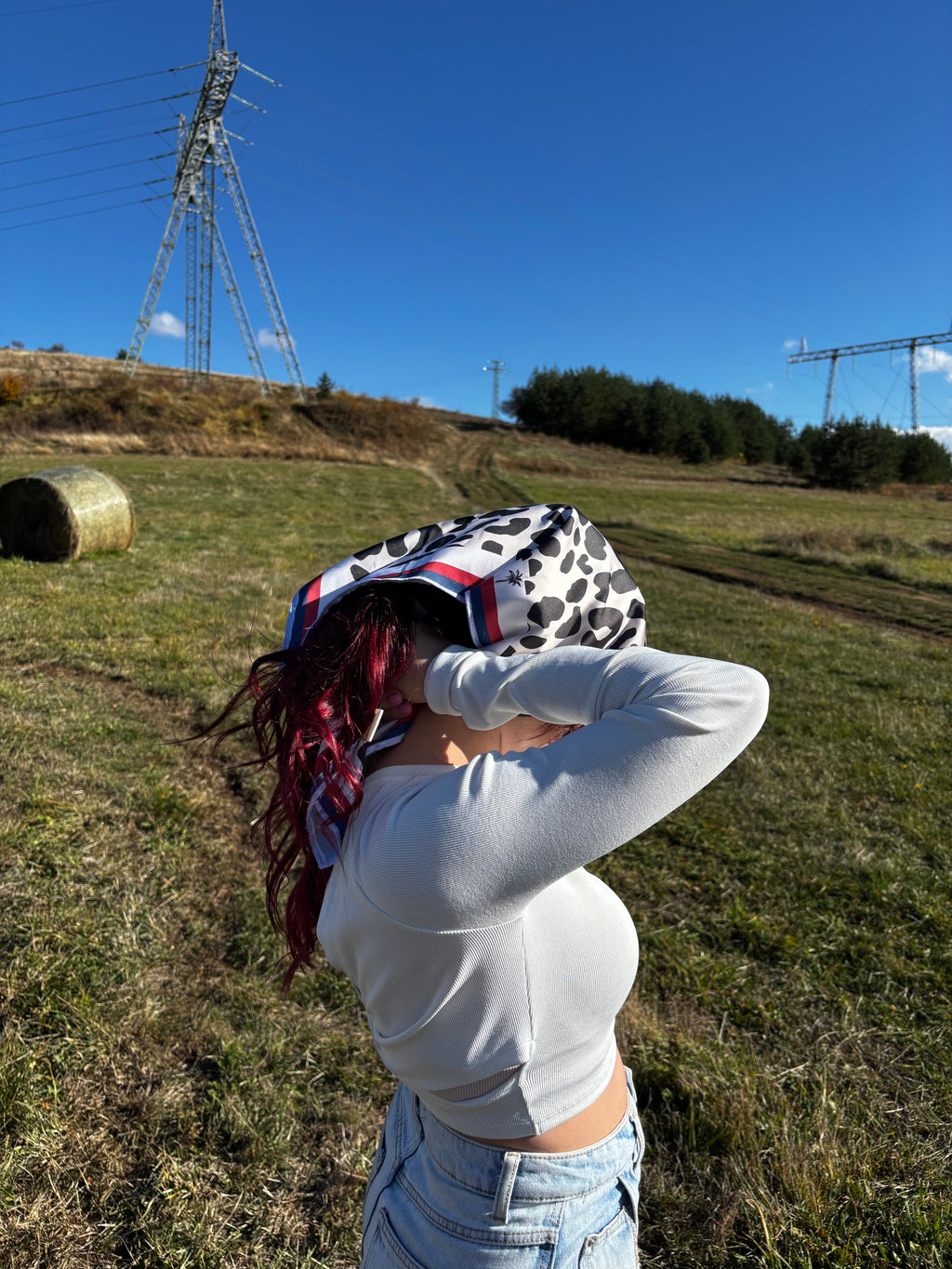 Сатенен шал “Wild Essence”