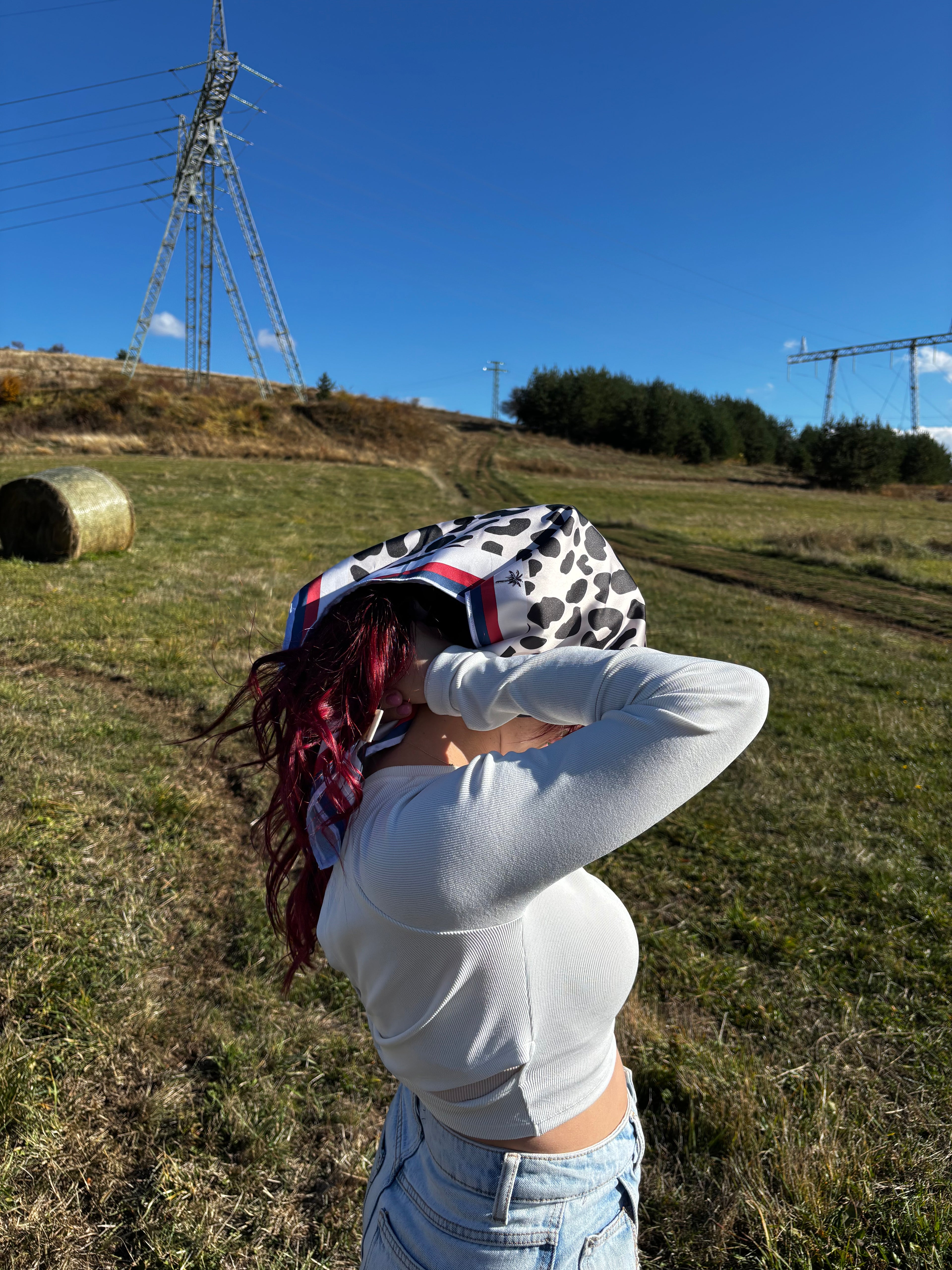 Сатенен шал “Wild Essence”