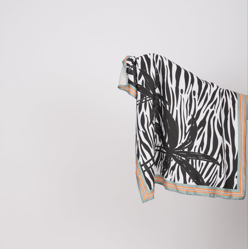 Сатенен шал “Wave of Stripes”