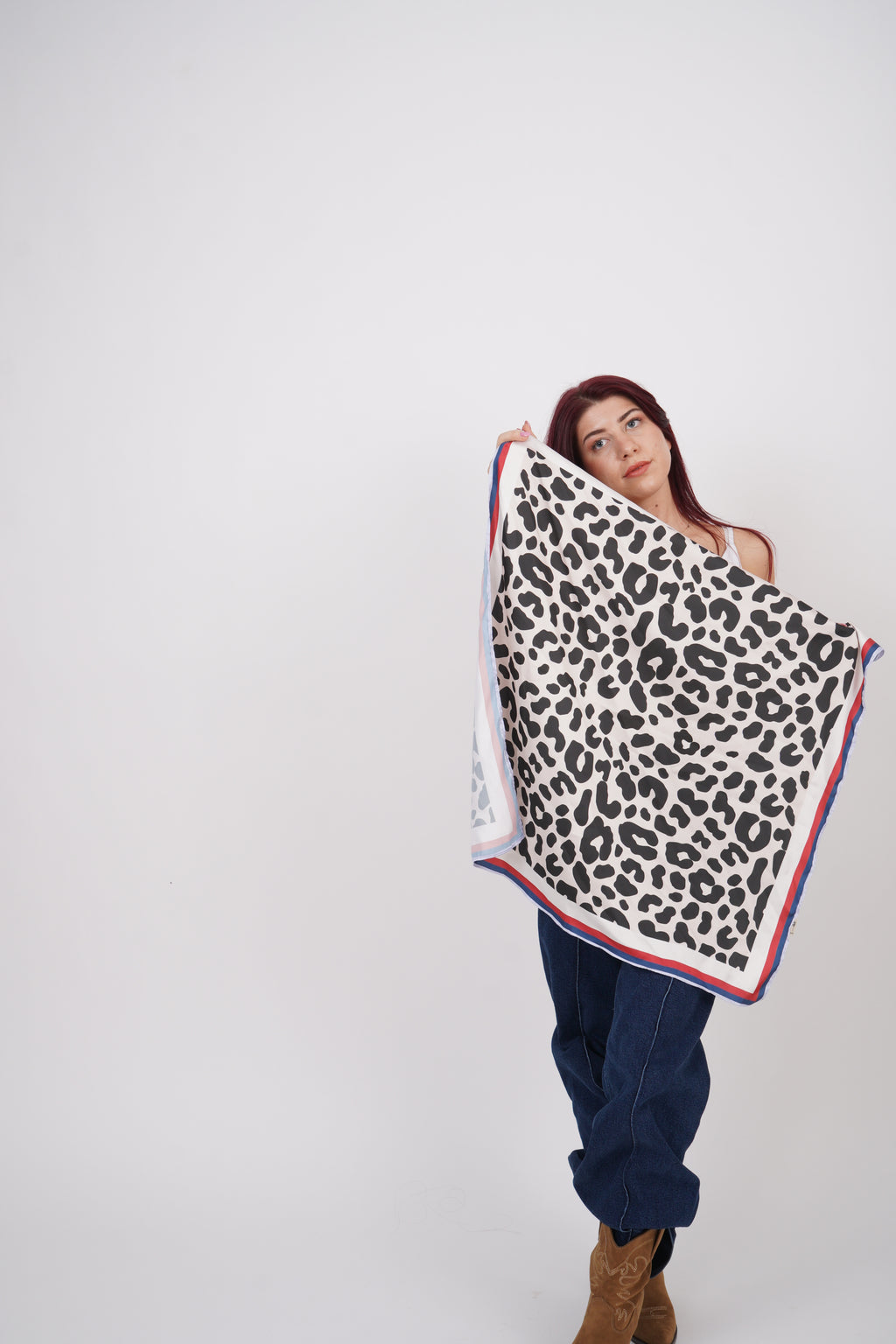 Сатенен шал “Wild Essence”