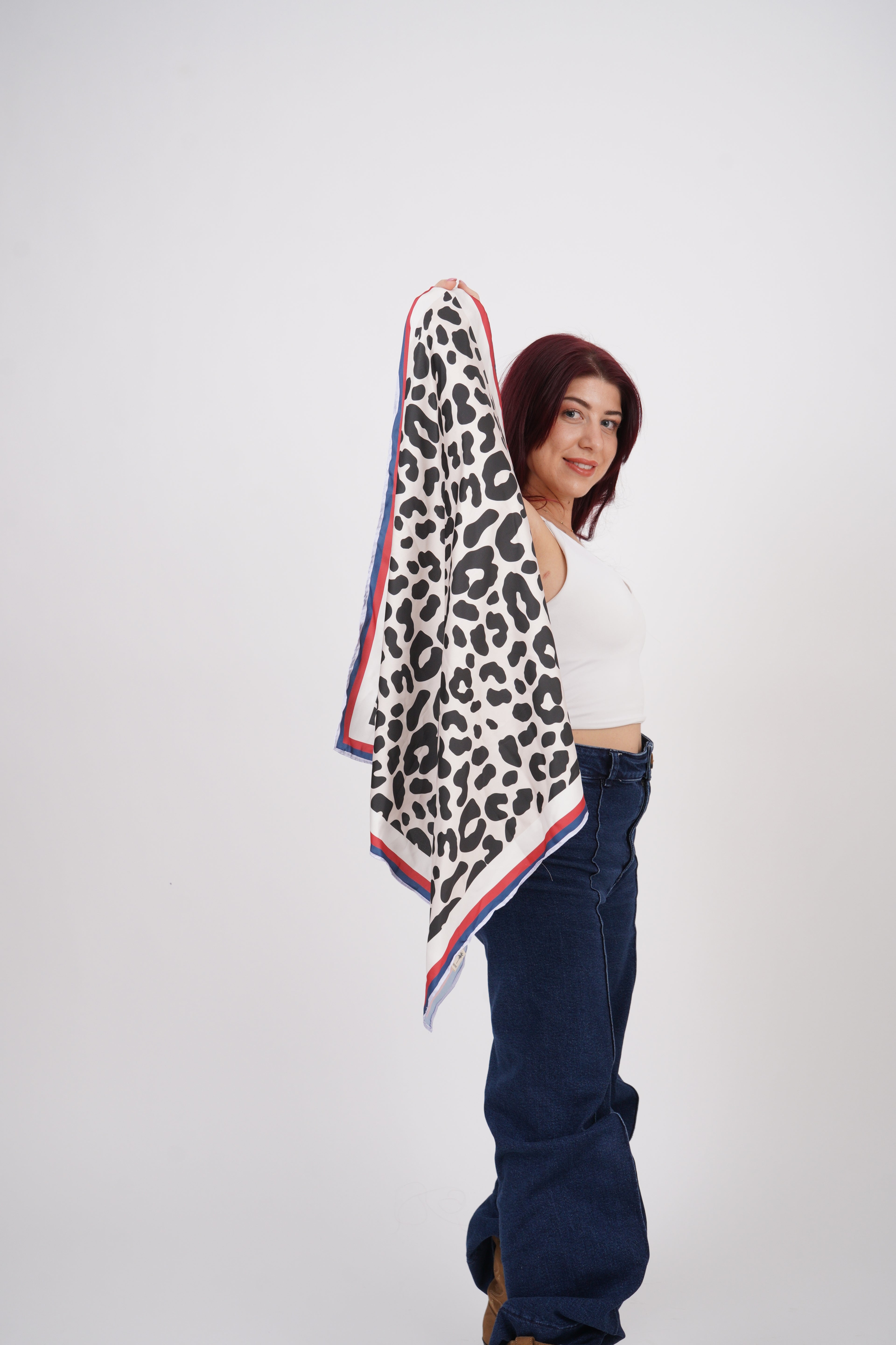 Сатенен шал “Wild Essence”