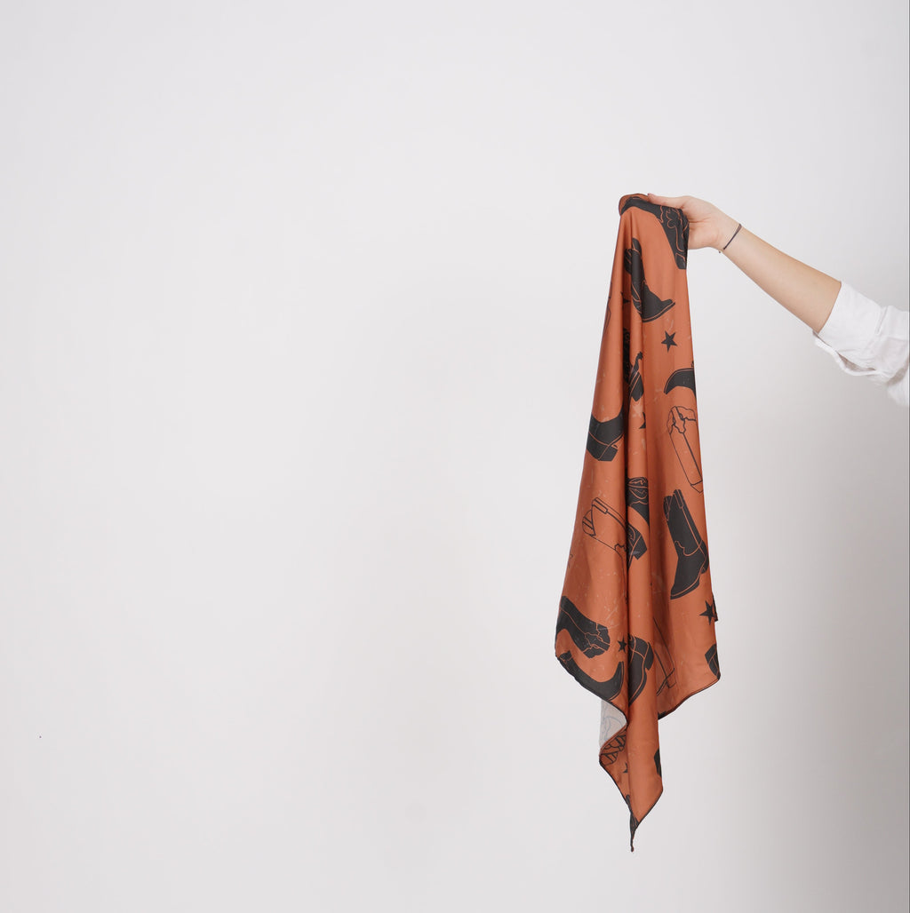 Сатенен шал Stardust Boots