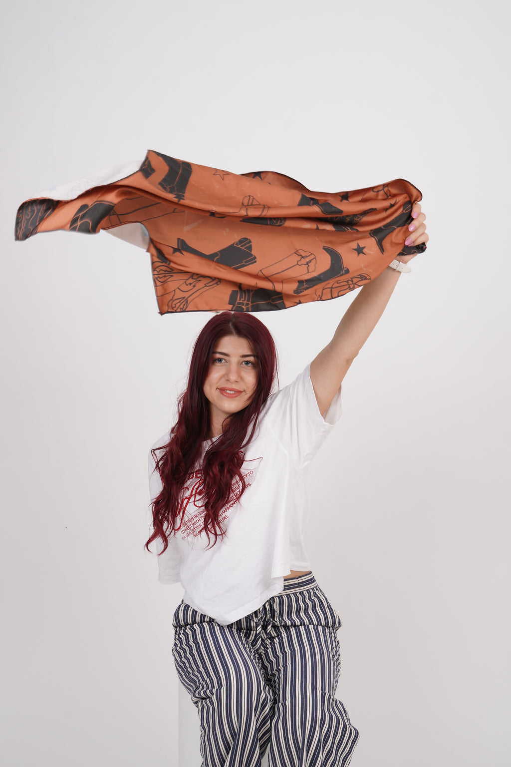 Сатенен шал Stardust Boots