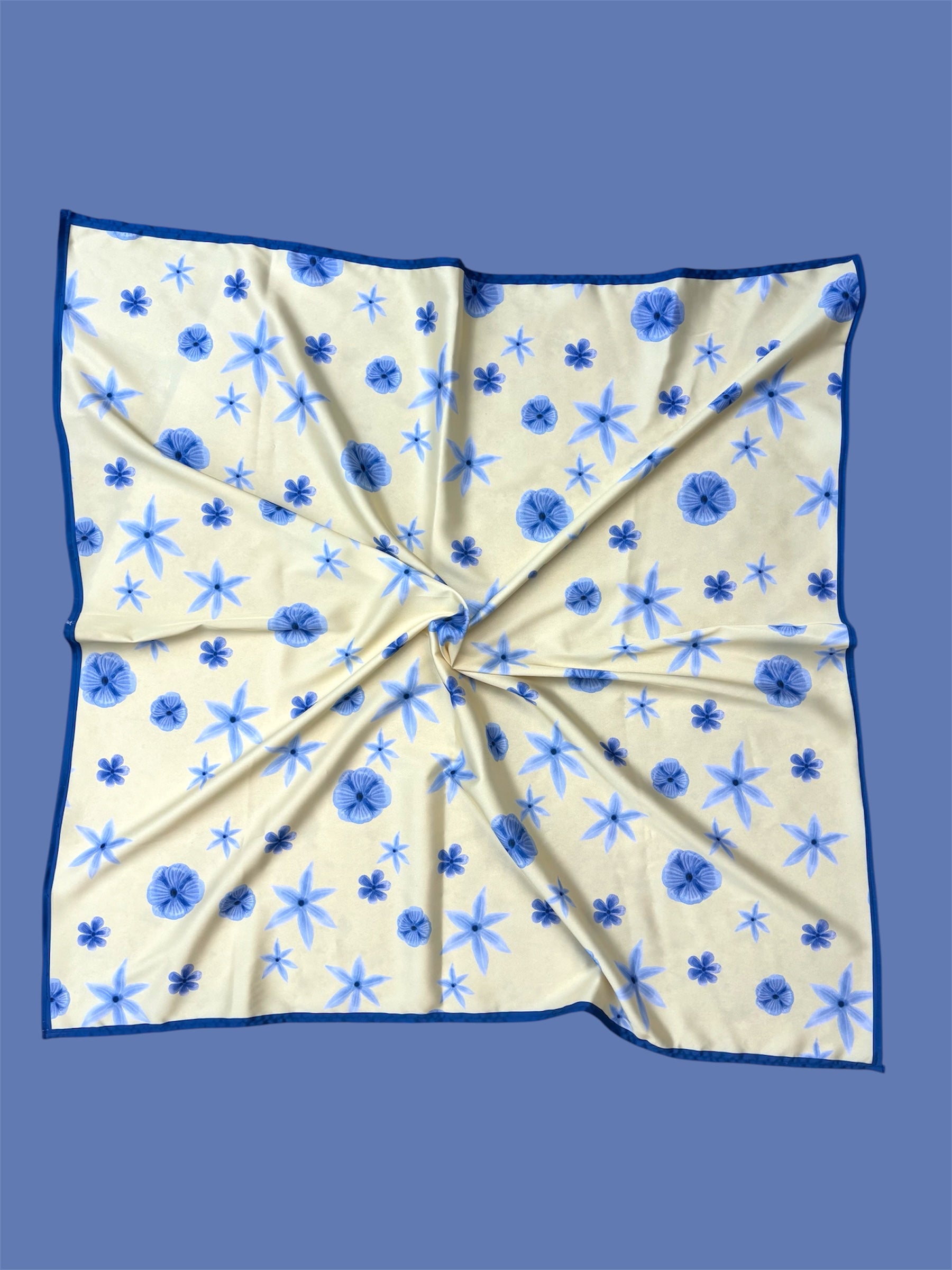 Сатенен шал “Blue garden”