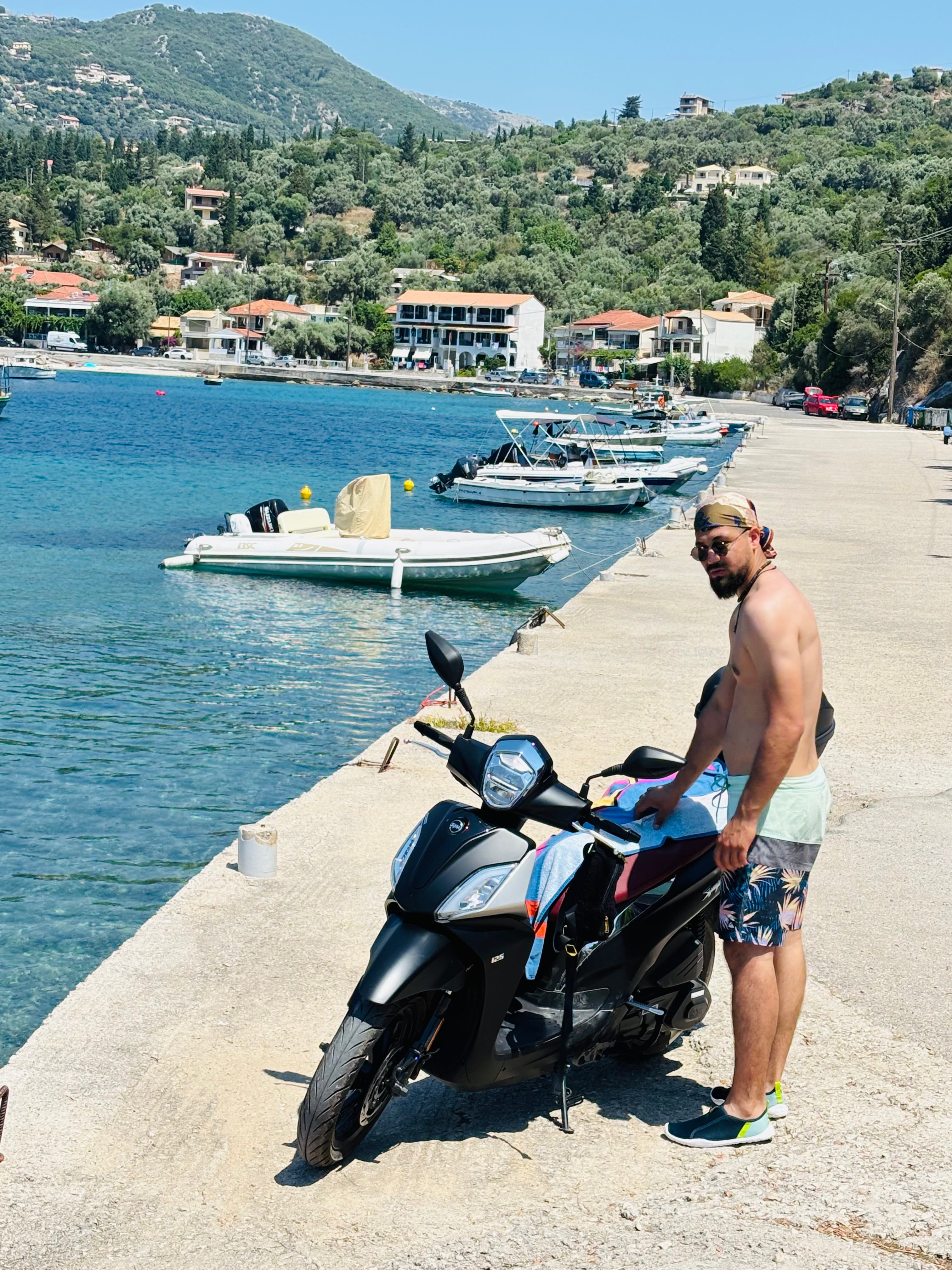 Сатенен шал “Anchored Soul”